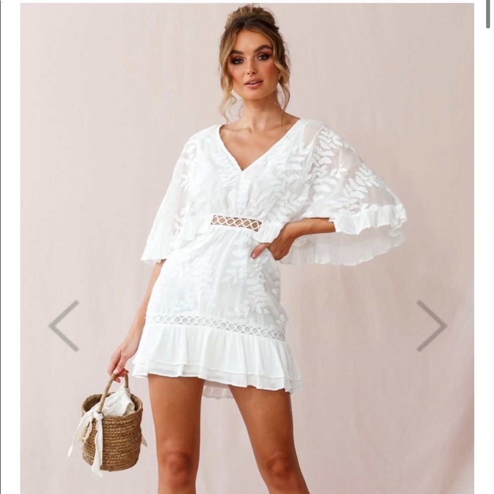 Caspar Leafy Embroidered Dress White